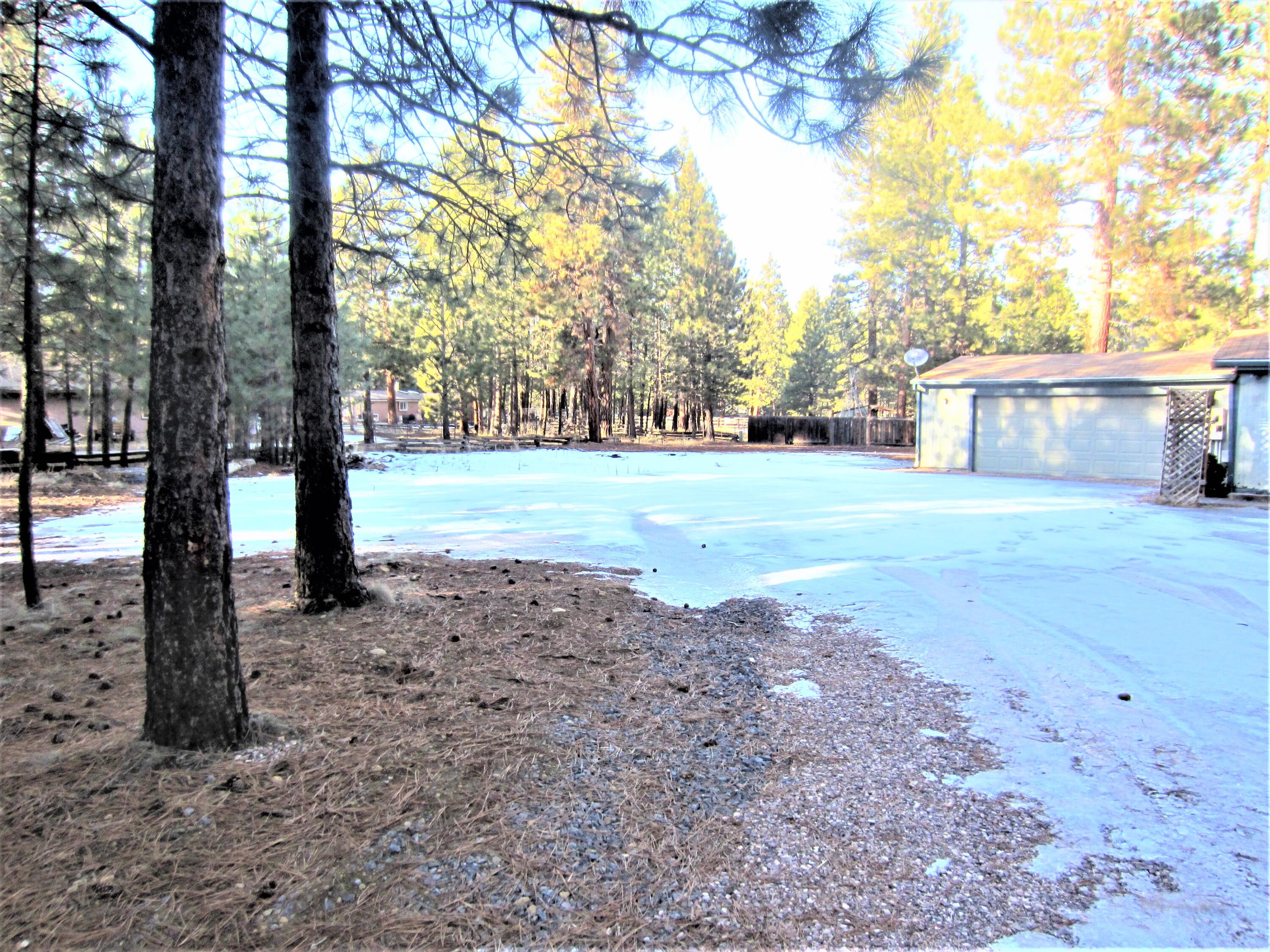 14652 Bluegrass Loop Sisters, OR 97759 - Photo 21 of 31 Ample parking