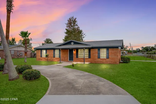 $279,000 | 1304 Delaware Avenue, Lynn Haven, FL 32444