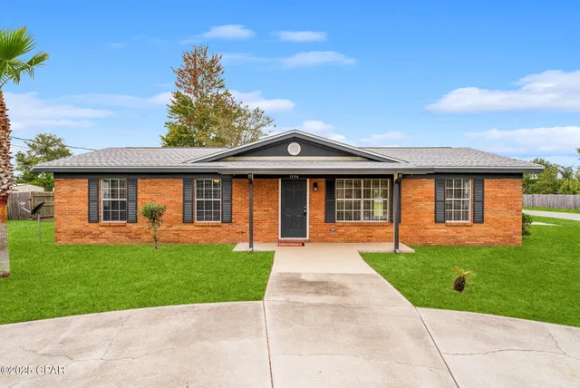 $279,000 | 1304 Delaware Avenue, Lynn Haven, FL 32444