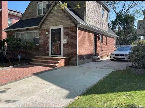 $1,398,000 | 58-07 210th Street | Bayside