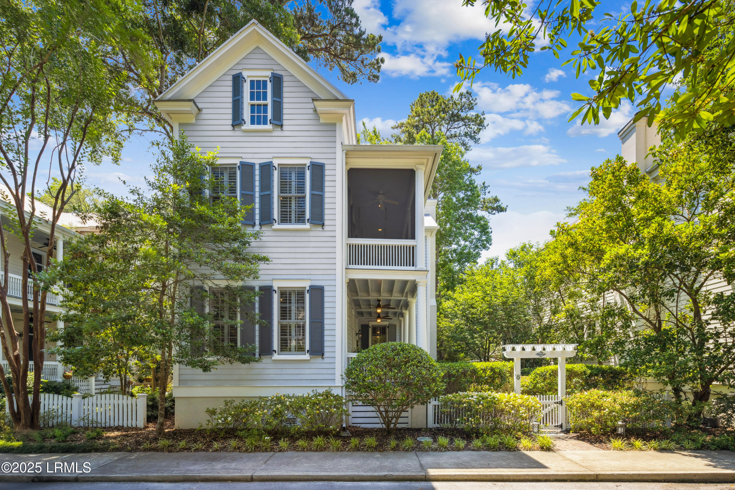 8 Fort Lyttleton Beaufort, SC 29906 - Photo 3 of 99 8FortLyttleton-IslandHouseMedia-0001-1