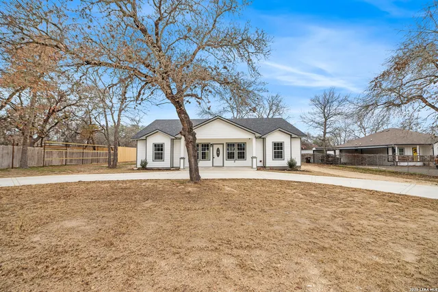 $375,000 | 3811 Waterwood Pass Drive, Elmendorf, TX 78112