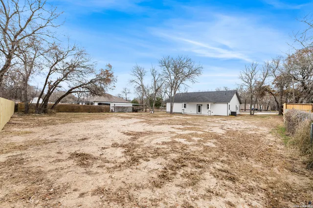 $375,000 | 3811 Waterwood Pass Drive, Elmendorf, TX 78112