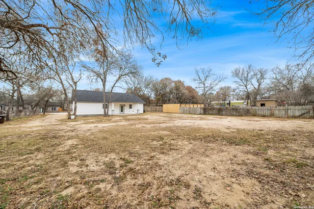 $375,000 | 3811 Waterwood Pass Drive, Elmendorf, TX 78112