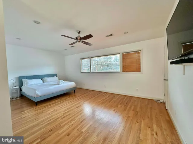 $7,300 | 5400 Williamsburg Boulevard, Arlington, VA 22207