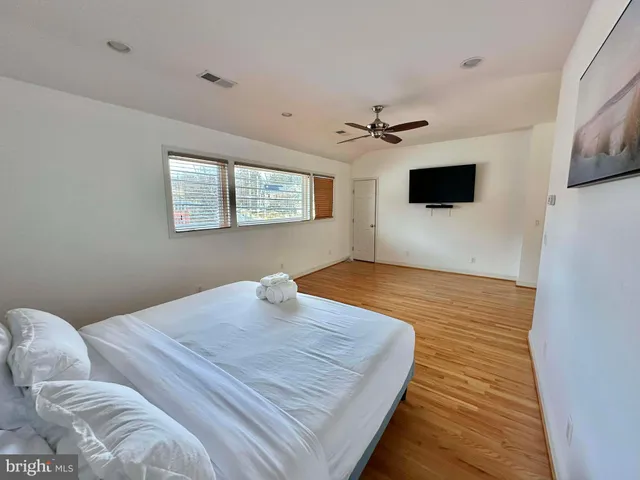 $7,300 | 5400 Williamsburg Boulevard, Arlington, VA 22207