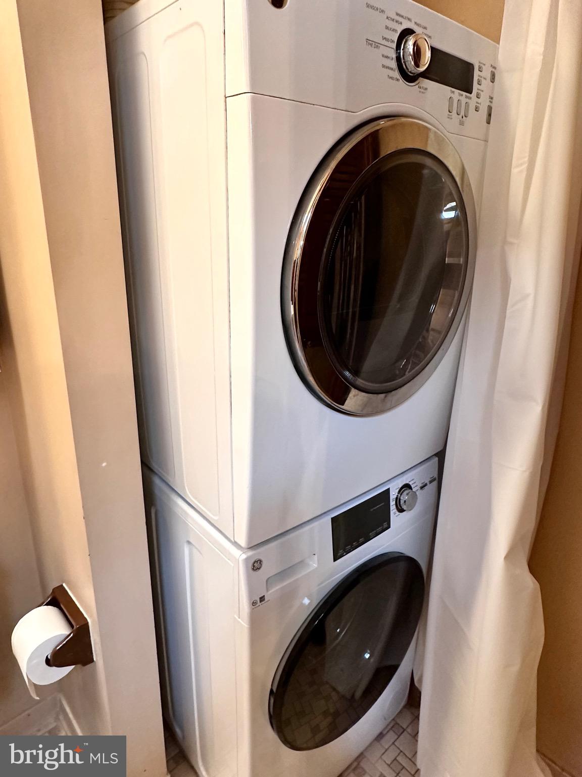 1 6th Street Northeast Washington, DC 20003 - Photo 17 of 27 Washer-Dryer Bedroom Level