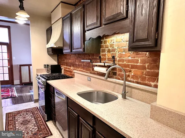 $1,099,900 | 434 6th Street Northeast, Washington, DC 20002