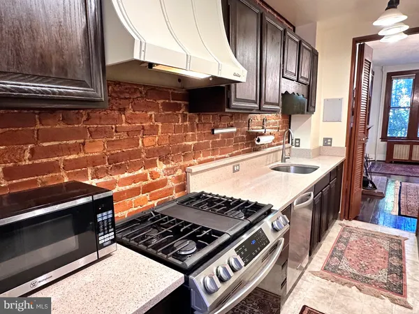 $1,099,900 | 434 6th Street Northeast, Washington, DC 20002