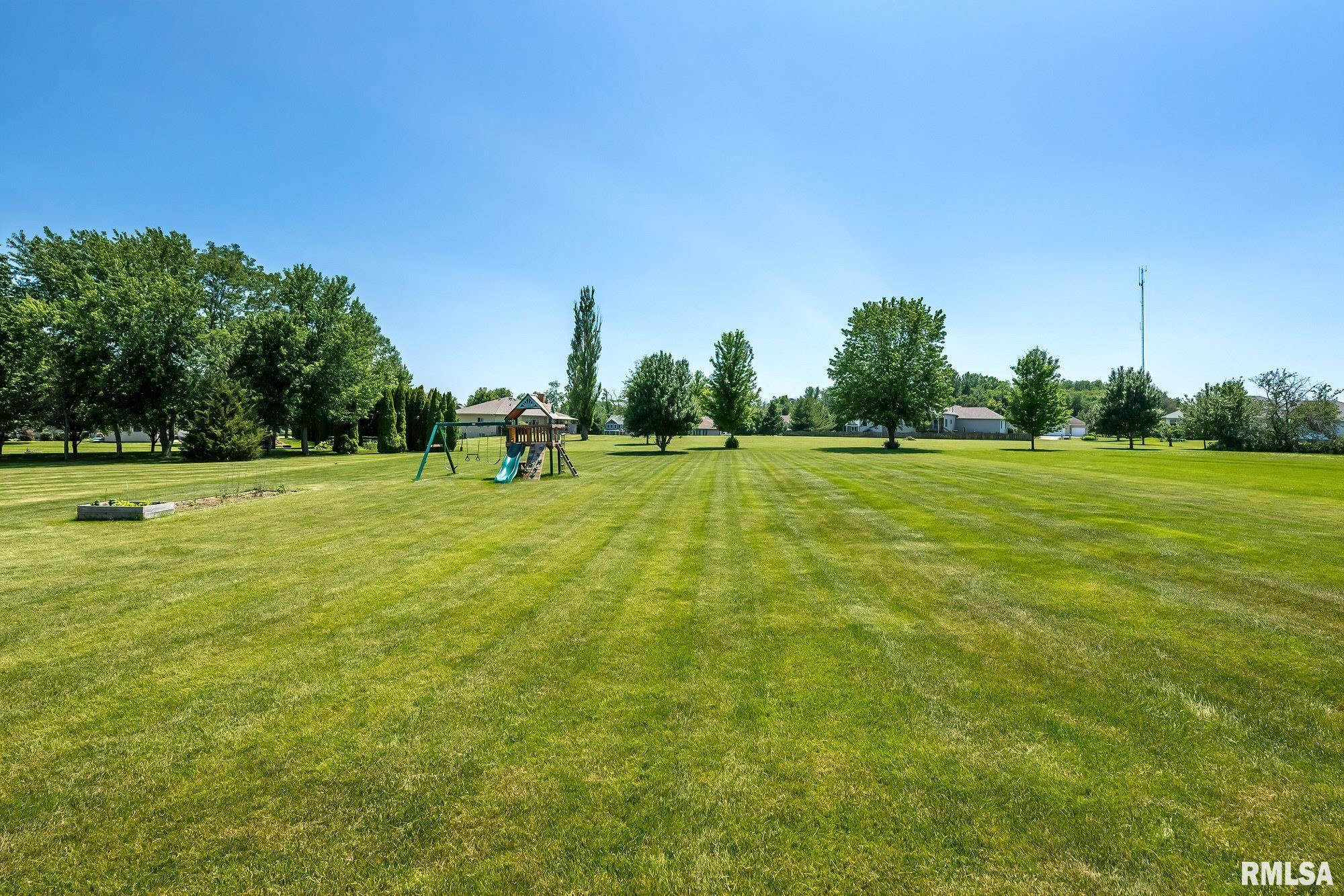 2438 Prairie Rose Ridge Muscatine, IA 52761 - Photo 6 of 6 Gallery Image 6