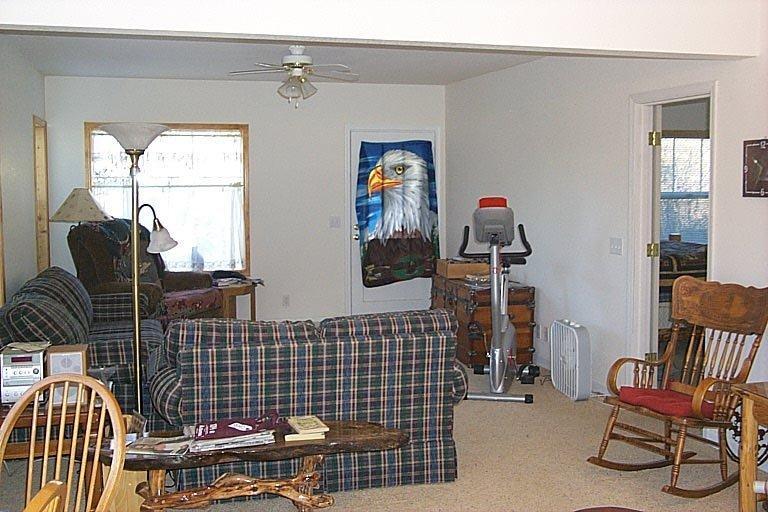 2581 Dick George Road Cave Junction, OR 97523 - Photo 15 of 27 Living room