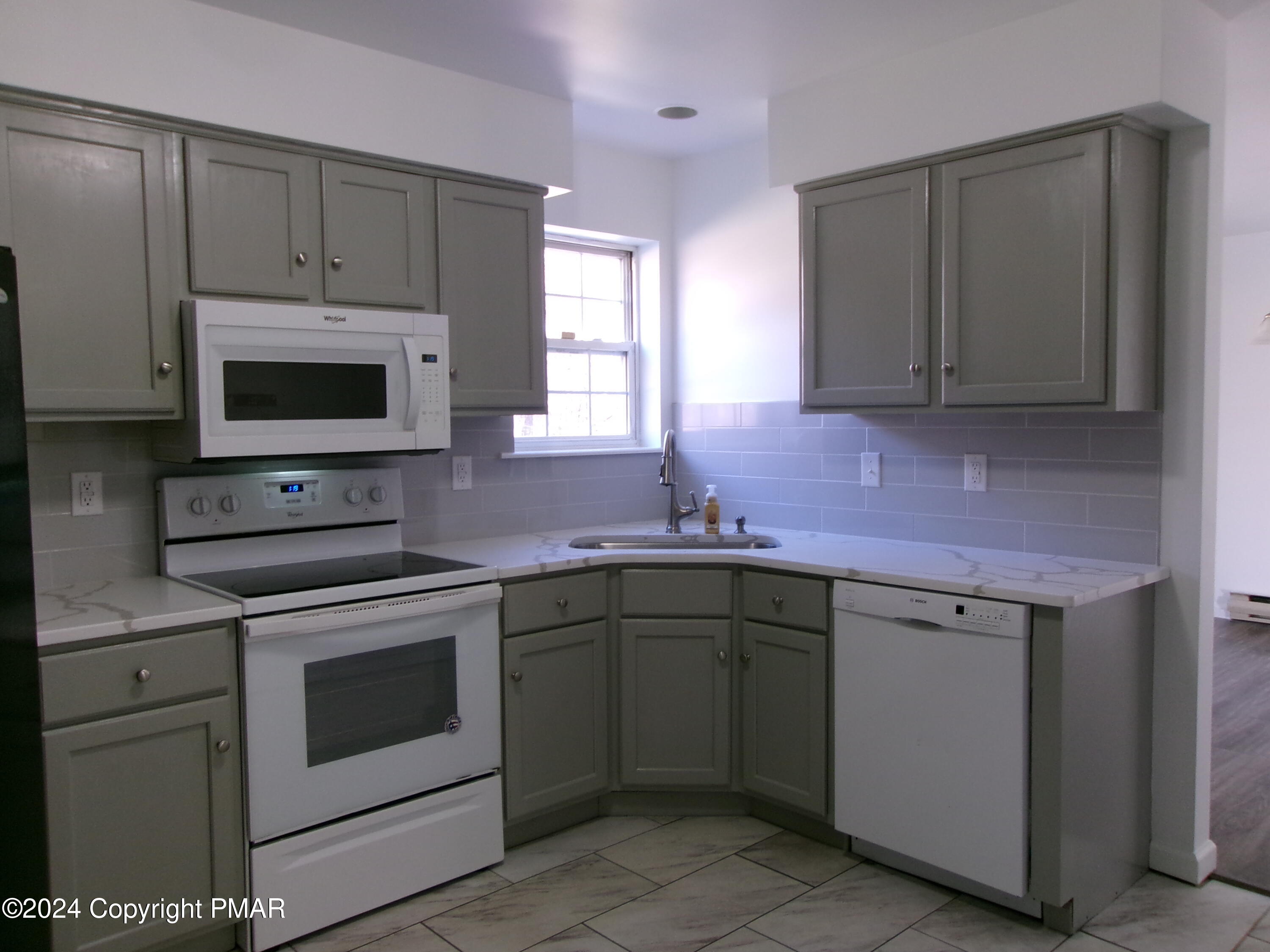 2206 Allegheny Drive Blakeslee, PA 18610 - Photo 12 of 54 100_0377