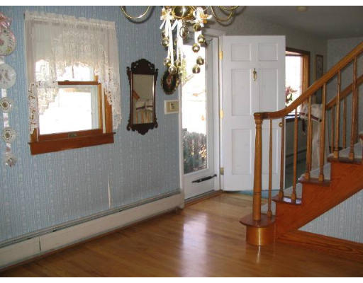 42 Varnum Road Dracut, MA 01826 - Photo 2 of 12