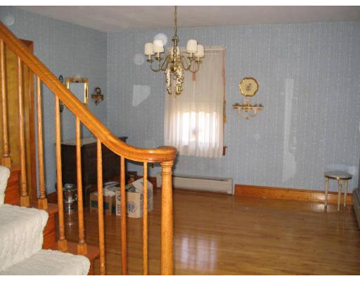 42 Varnum Road Dracut, MA 01826 - Photo 3 of 12
