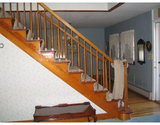 42 Varnum Road Dracut, MA 01826 - Photo 4 of 12