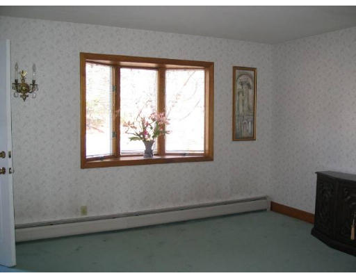 42 Varnum Road Dracut, MA 01826 - Photo 8 of 12