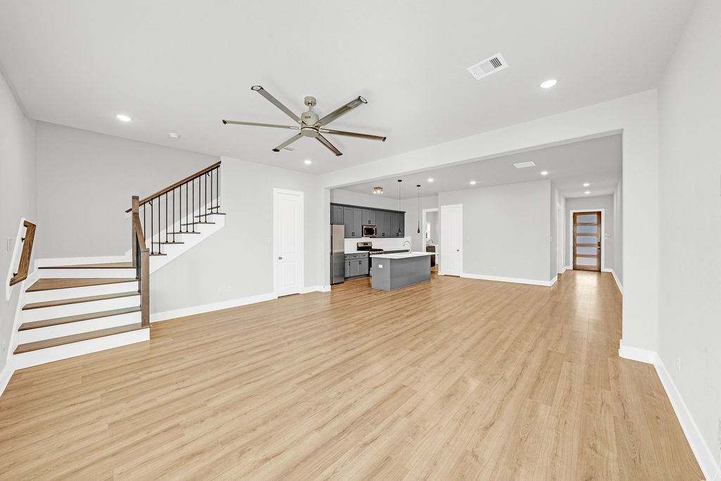 4614 Redbud Street Houston, TX 77051 - Photo 11 of 23 Living room area