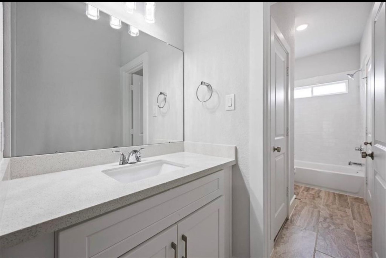 4614 Redbud Street Houston, TX 77051 - Photo 16 of 23 Jack and Jill bathroom