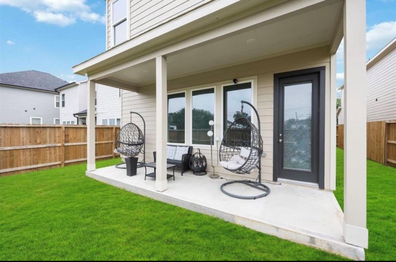 4614 Redbud Street Houston, TX 77051 - Photo 22 of 23 Back patio