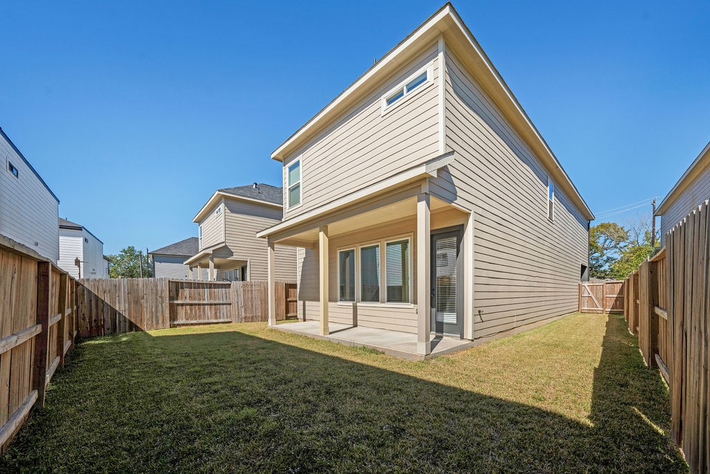 4614 Redbud Street Houston, TX 77051 - Photo 23 of 23 Backyard space
