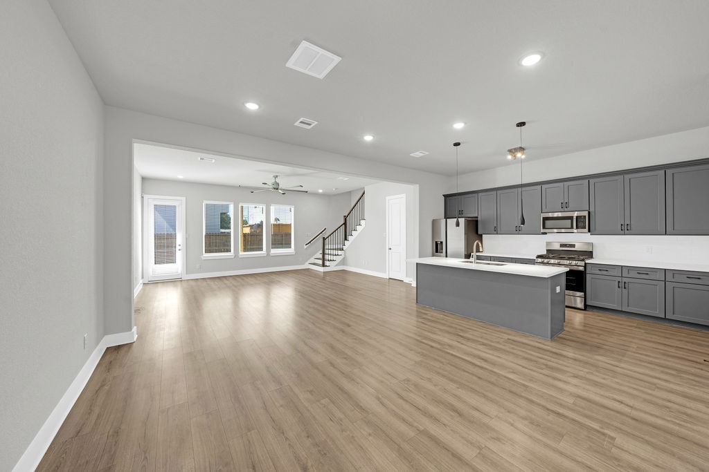 4614 Redbud Street Houston, TX 77051 - Photo 8 of 23 Dining/kitchen