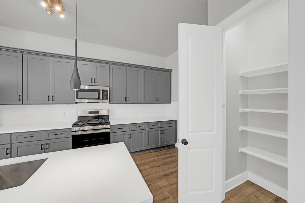 4614 Redbud Street Houston, TX 77051 - Photo 10 of 23 Kitchen pantry