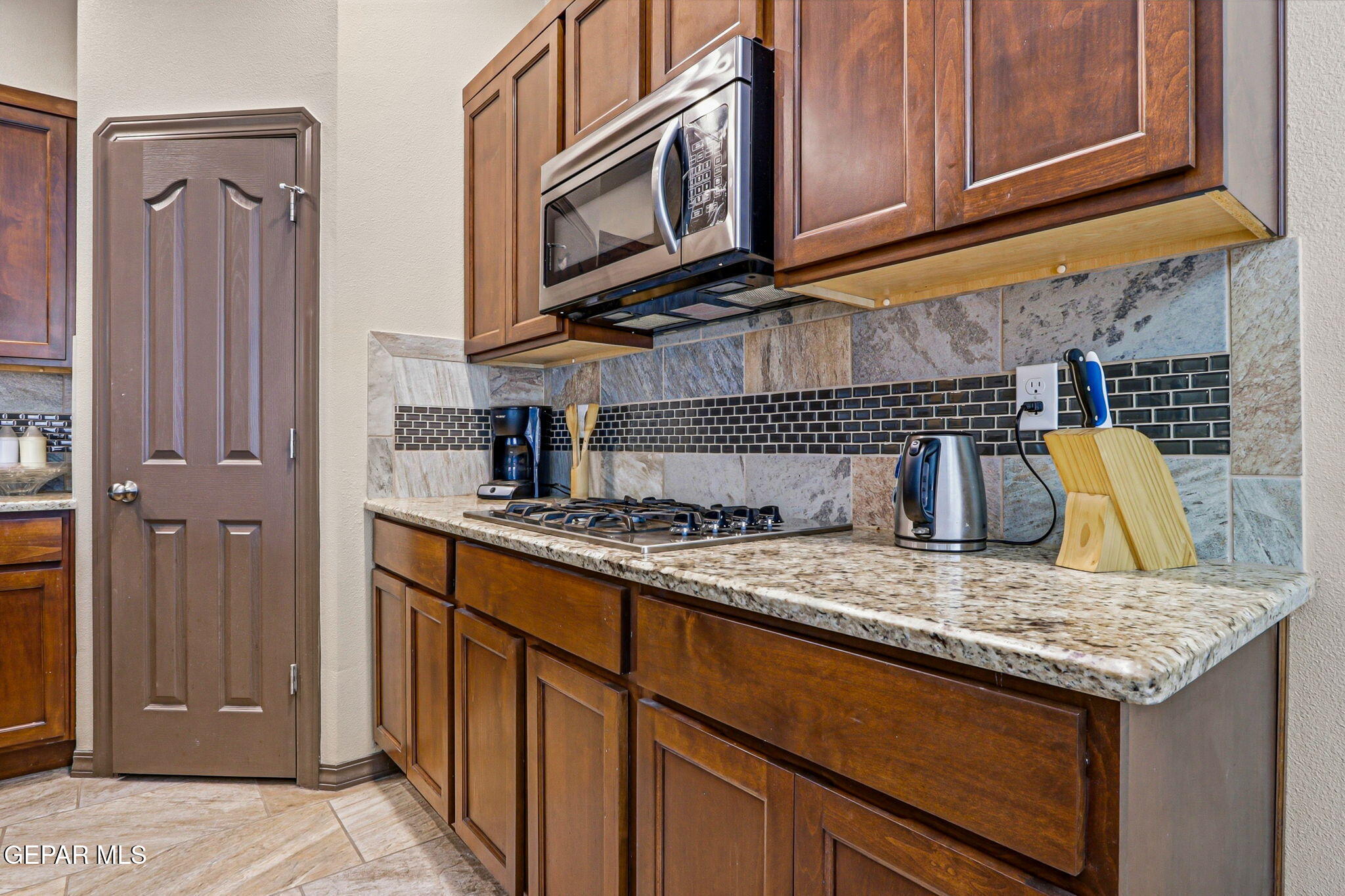 12039 Equestrian Road El Paso, TX 79928 - Photo 13 of 57 Kitchen
