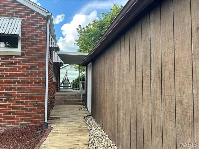 $99,000 | 402 North Hena Street, Greenville, IL 62246