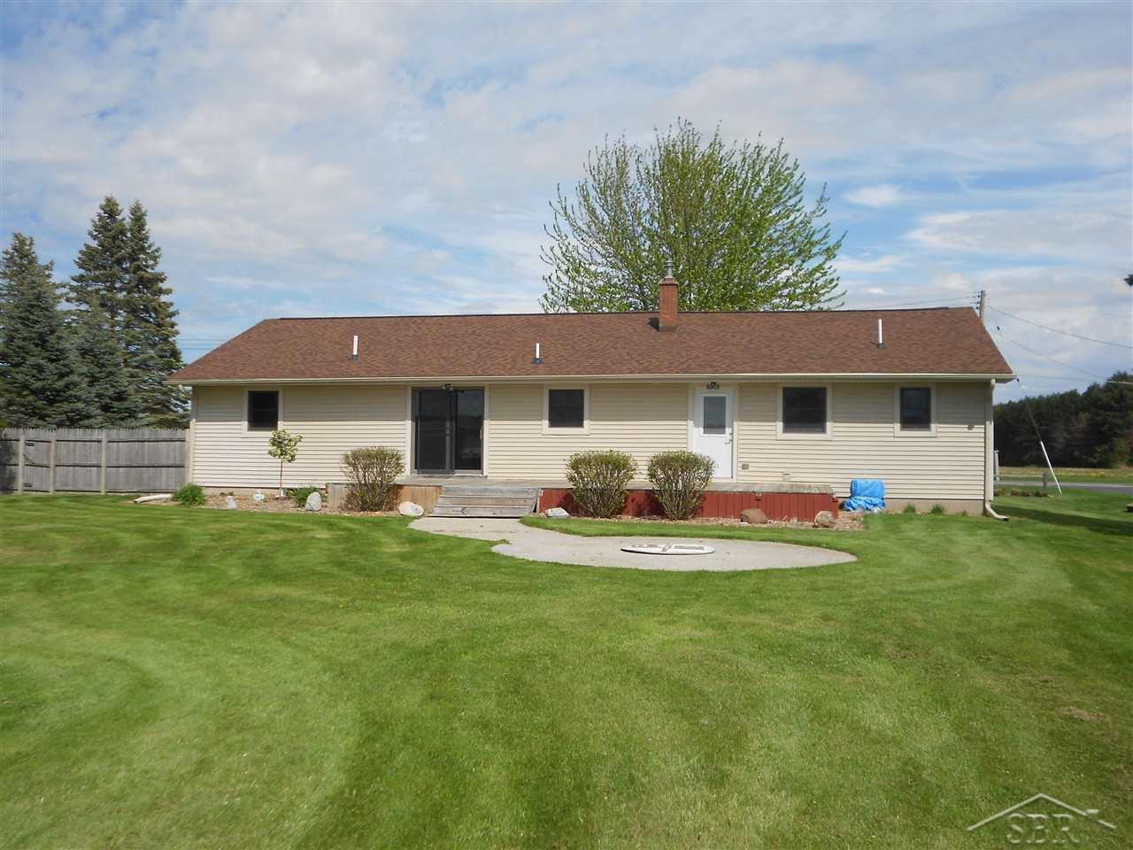 5881 Garfield Road Freeland, MI 48623 - Photo 26 of 31 50041191-25.JPG