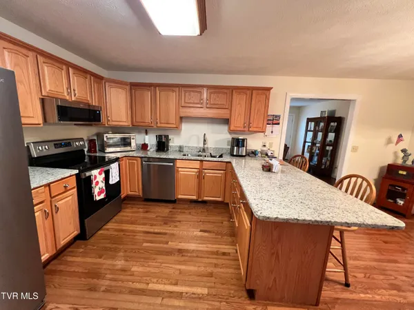 $379,900 | 839 Deerfield Lane, Hampton, TN 37658