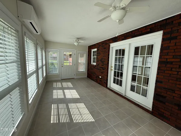 $379,900 | 839 Deerfield Lane, Hampton, TN 37658