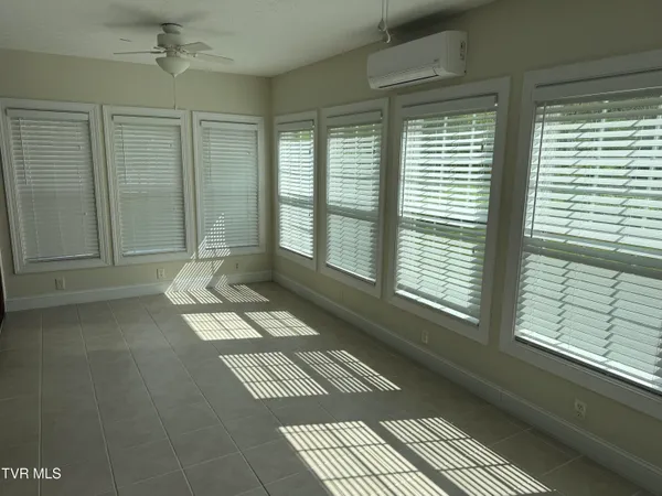 $379,900 | 839 Deerfield Lane, Hampton, TN 37658