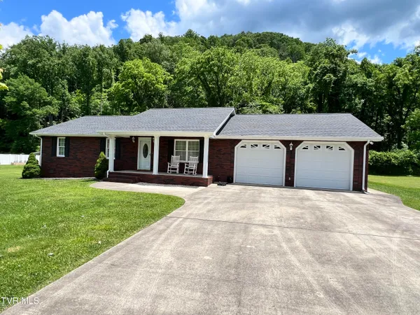 $379,900 | 839 Deerfield Lane, Hampton, TN 37658