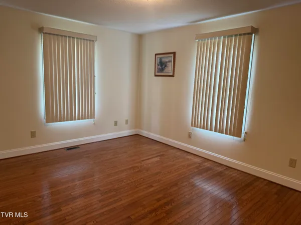 $379,900 | 839 Deerfield Lane, Hampton, TN 37658