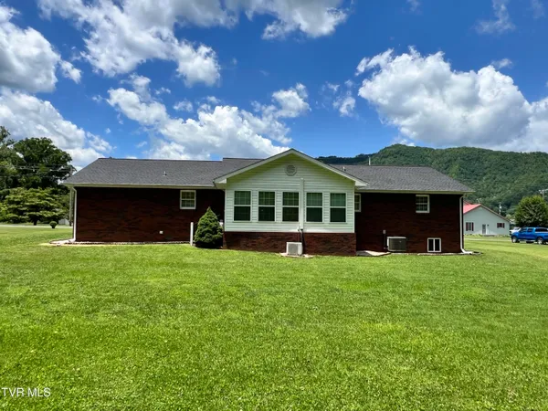 $379,900 | 839 Deerfield Lane, Hampton, TN 37658