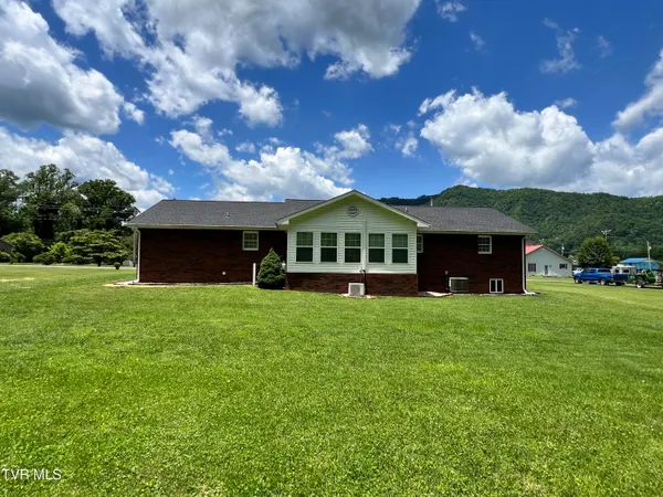 $379,900 | 839 Deerfield Lane, Hampton, TN 37658