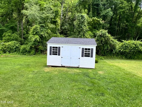 $379,900 | 839 Deerfield Lane, Hampton, TN 37658
