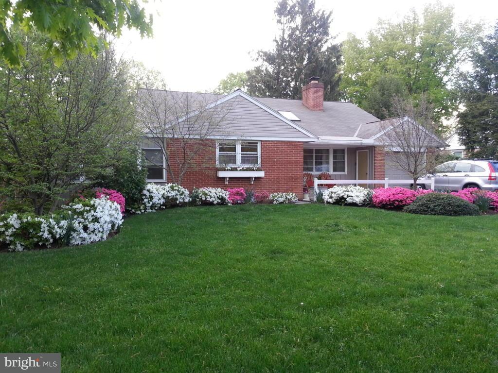 1759 Ridgeview Avenue Lancaster, PA 17603 - Photo 1 of 34 Gallery Image 1