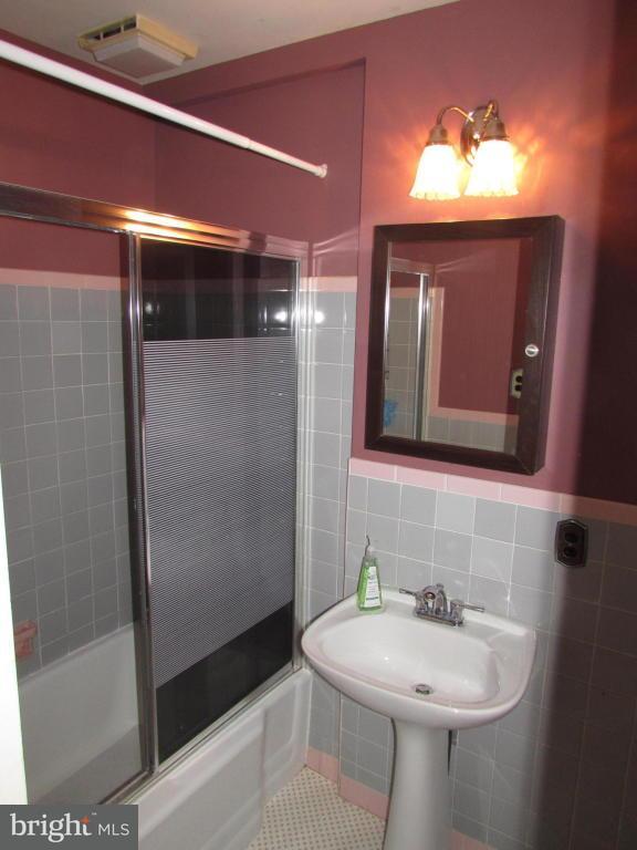 1759 Ridgeview Avenue Lancaster, PA 17603 - Photo 13 of 34 Gallery Image 13
