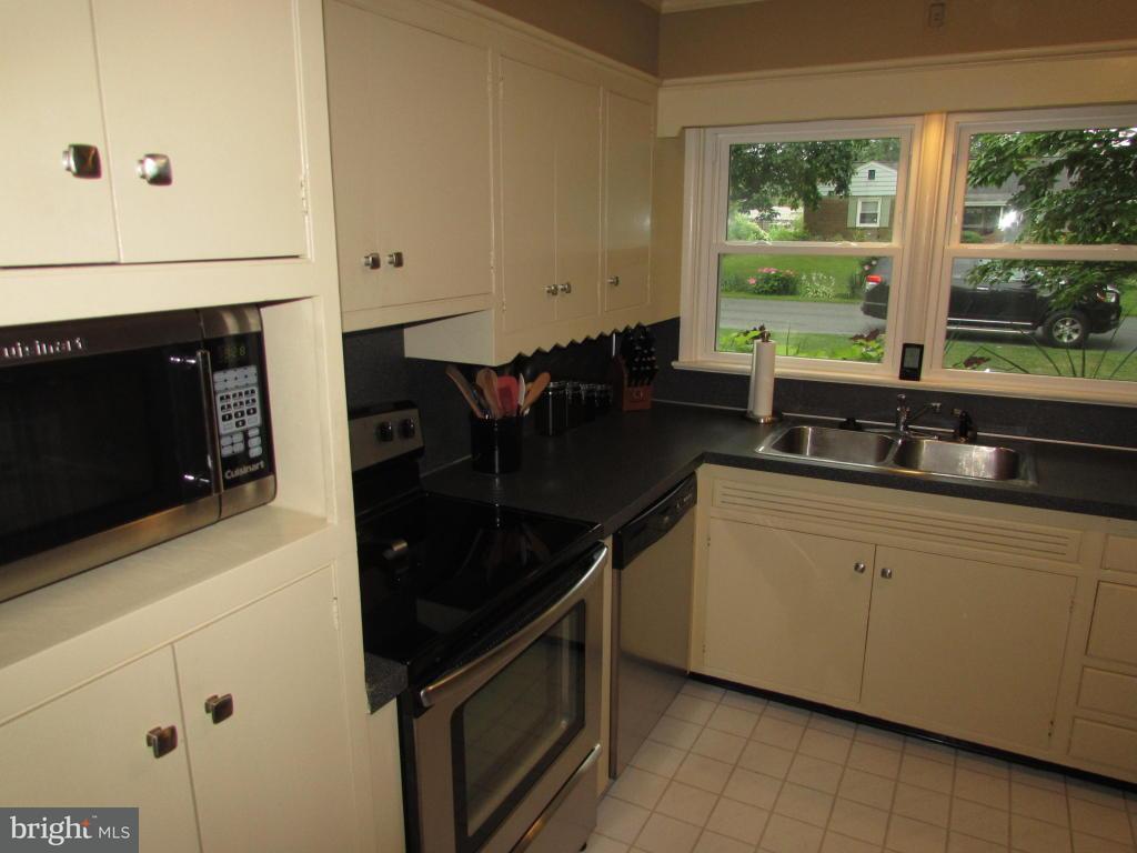 1759 Ridgeview Avenue Lancaster, PA 17603 - Photo 18 of 34 Gallery Image 18