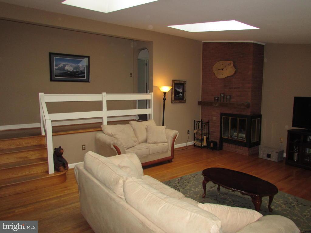 1759 Ridgeview Avenue Lancaster, PA 17603 - Photo 3 of 34 Gallery Image 3