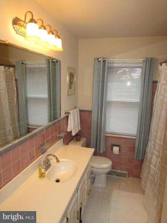 1759 Ridgeview Avenue Lancaster, PA 17603 - Photo 10 of 34 Gallery Image 10