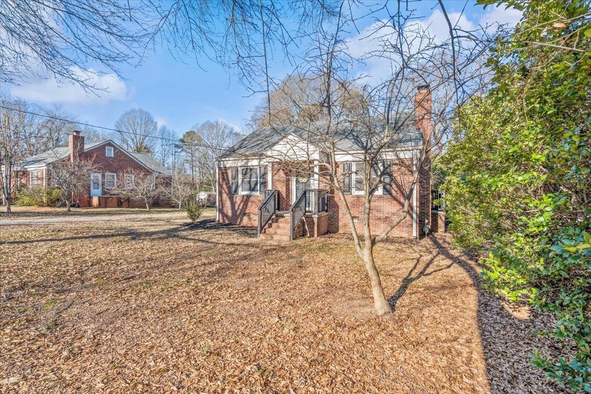 712 Florence Street Gaffney, SC 29340 - Photo 3 of 37