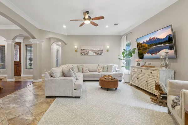 $925,000 | 1680 Beech Drive, Conroe, TX 77385