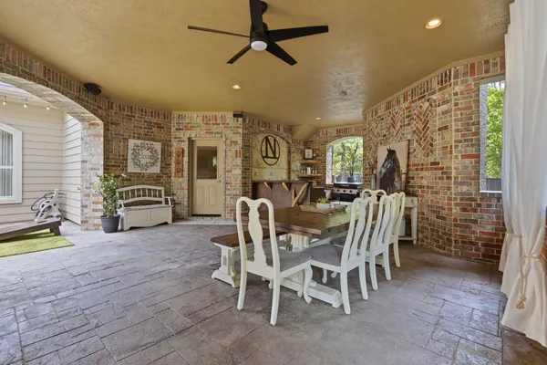 $925,000 | 1680 Beech Drive, Conroe, TX 77385