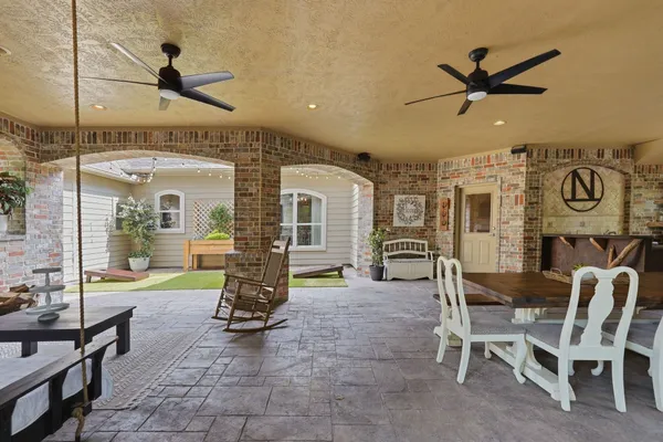 $925,000 | 1680 Beech Drive, Conroe, TX 77385