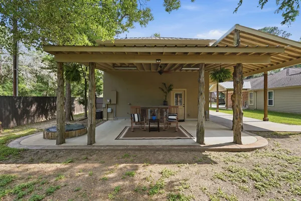 $925,000 | 1680 Beech Drive, Conroe, TX 77385