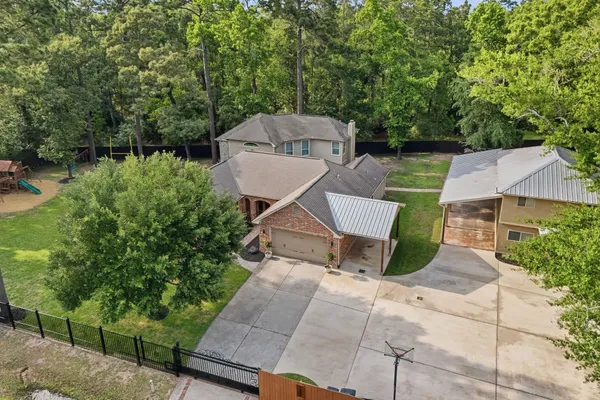 $925,000 | 1680 Beech Drive, Conroe, TX 77385