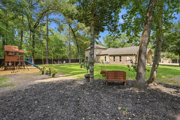 $925,000 | 1680 Beech Drive, Conroe, TX 77385