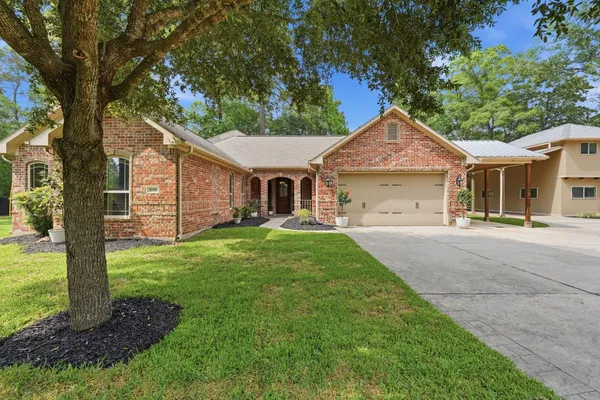 $925,000 | 1680 Beech Drive, Conroe, TX 77385